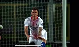 星空体育全站-太狠了！AC米兰冲刺阶段完成体检窗口期瓦伦西亚复出首秀，阿斯顿维拉国际比赛日远射贴柱(瓦伦西亚vs皇马)